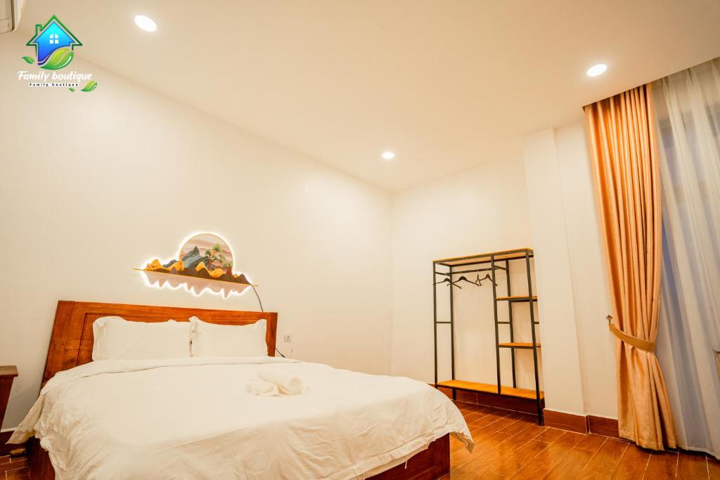 King room with art accent