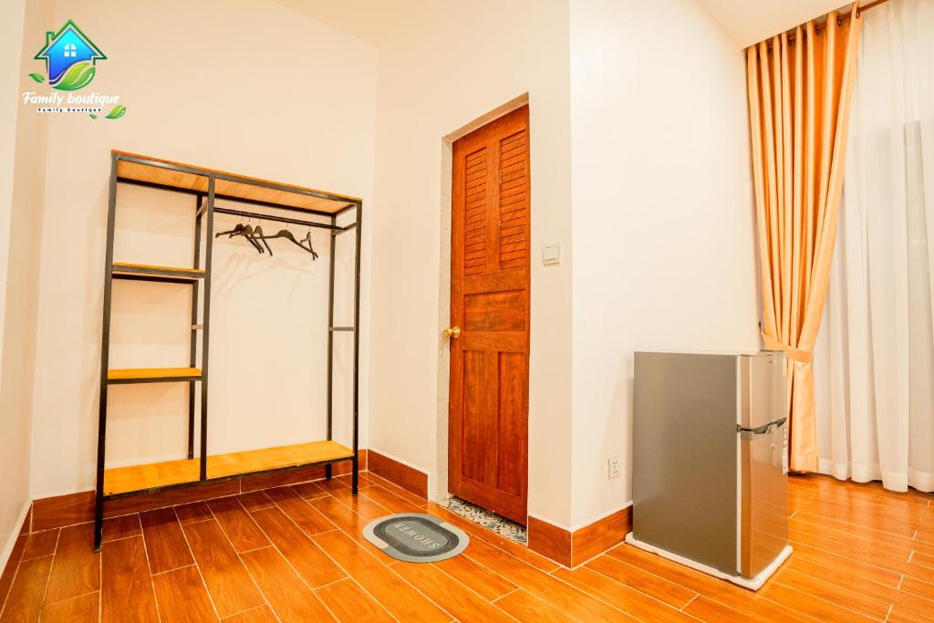 King room walk-in closet and fridge